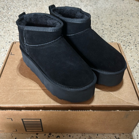 Matisse Black Ankle Boot Size 8.5 - Picture 1 of 3